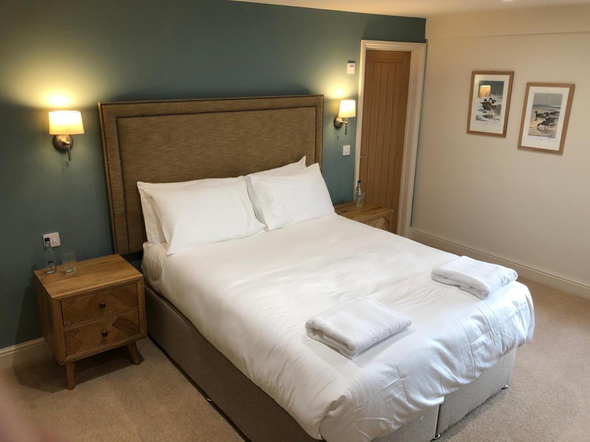 The Rising Sun Hotel Coltishall Стая снимка