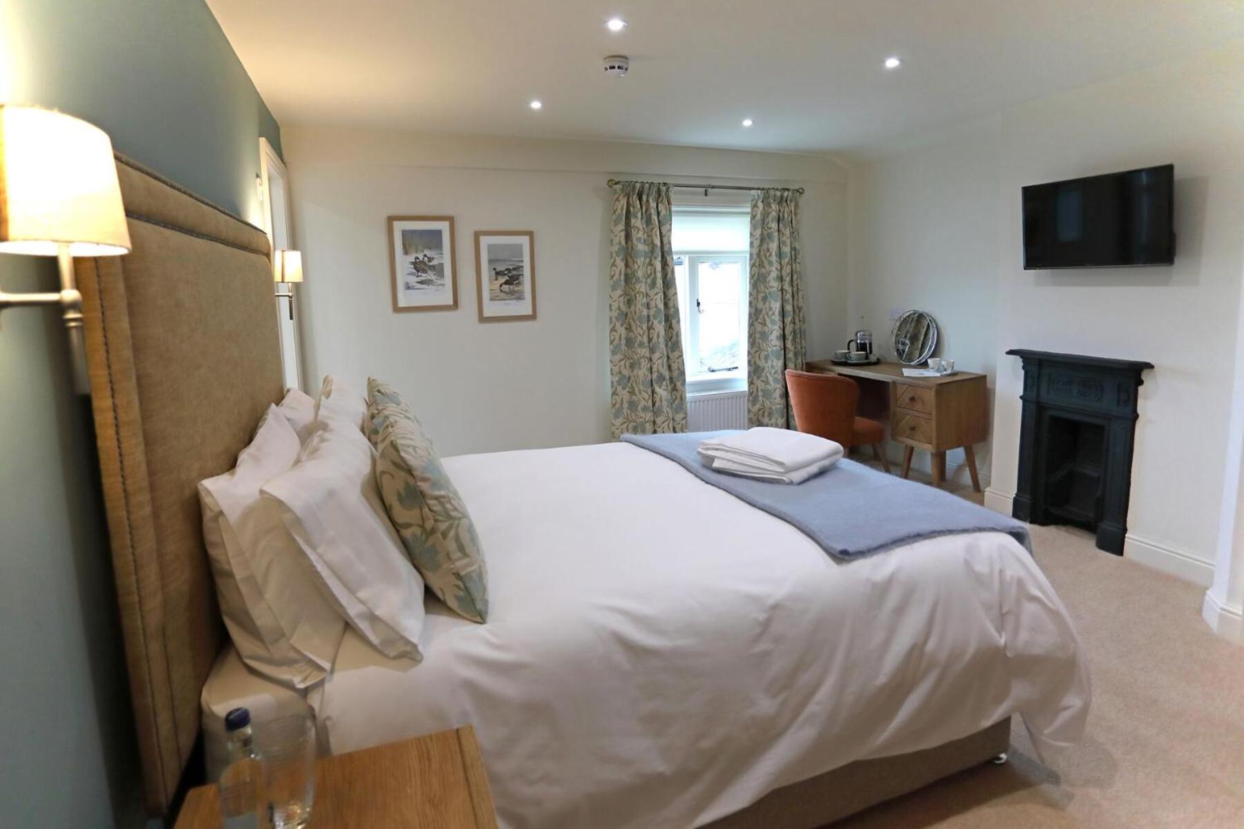 The Rising Sun Hotel Coltishall Стая снимка