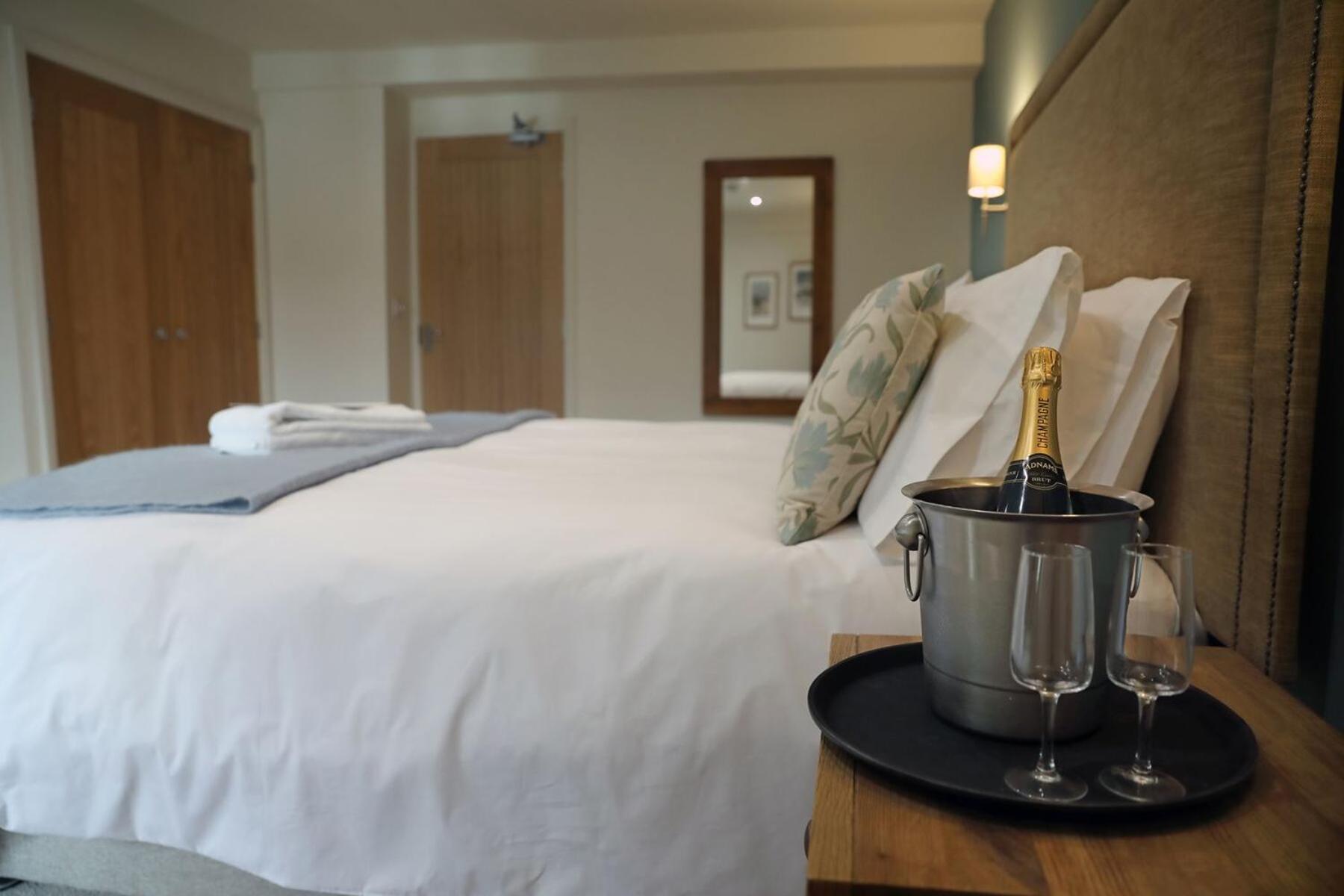 The Rising Sun Hotel Coltishall Стая снимка