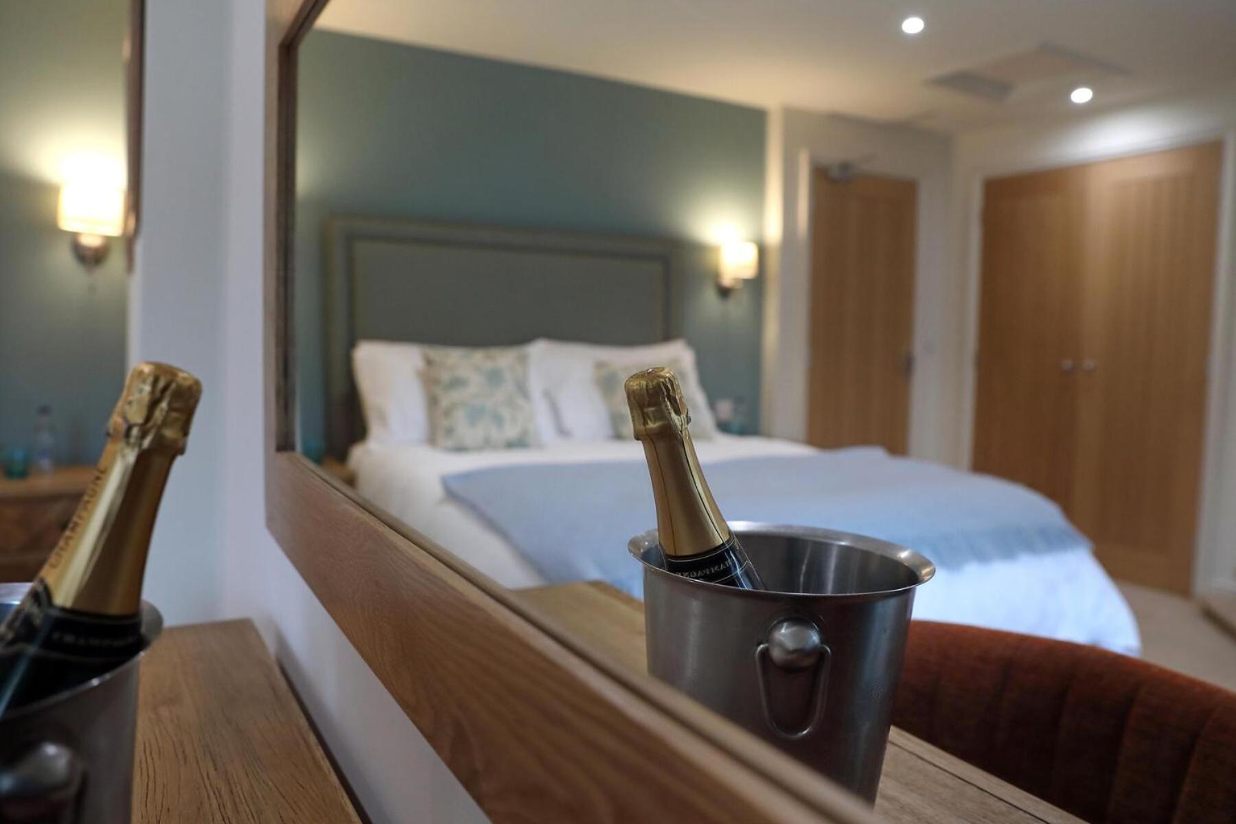 The Rising Sun Hotel Coltishall Стая снимка